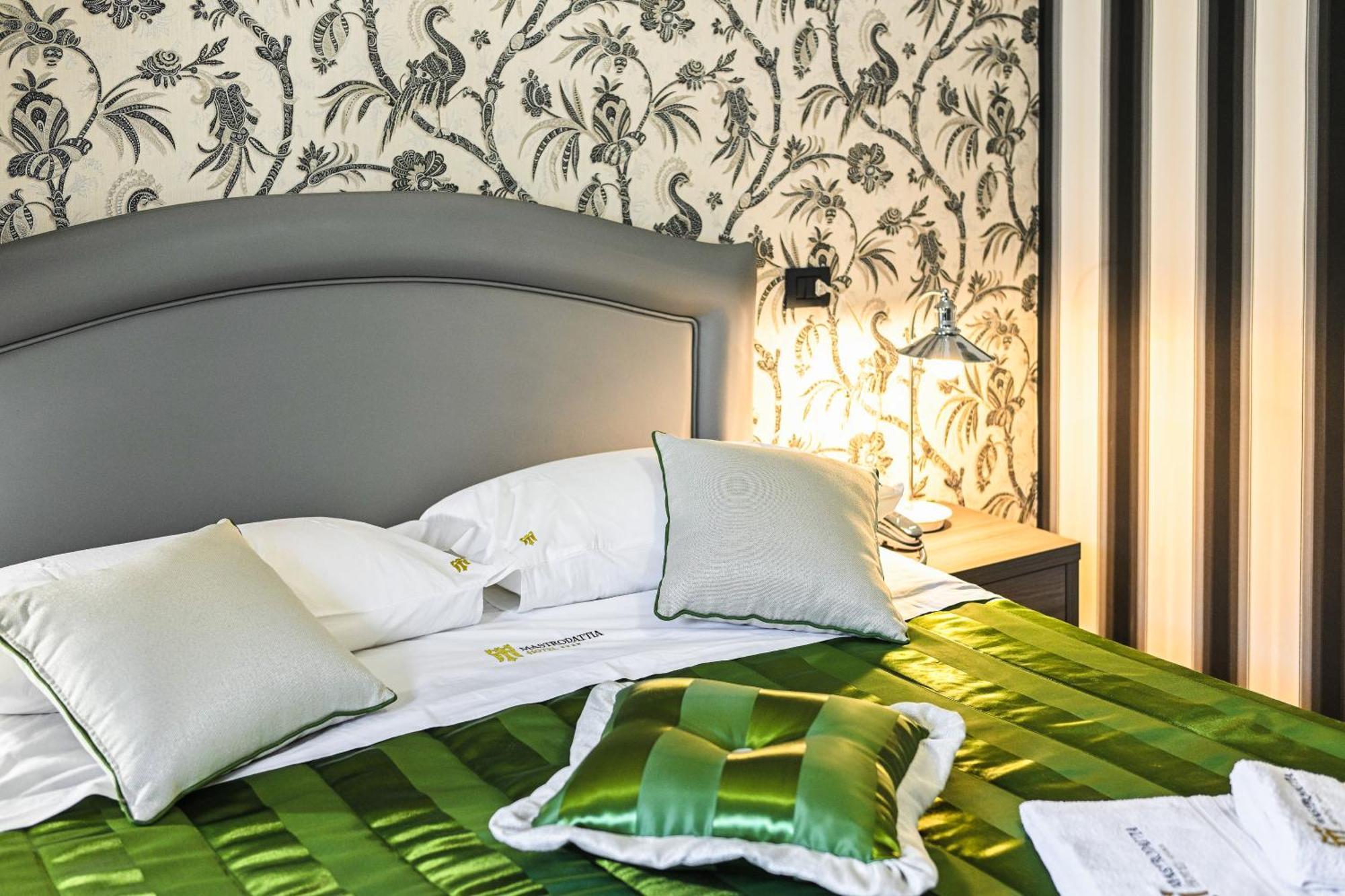 Hotel Mastrodattia チェラーノ エクステリア 写真