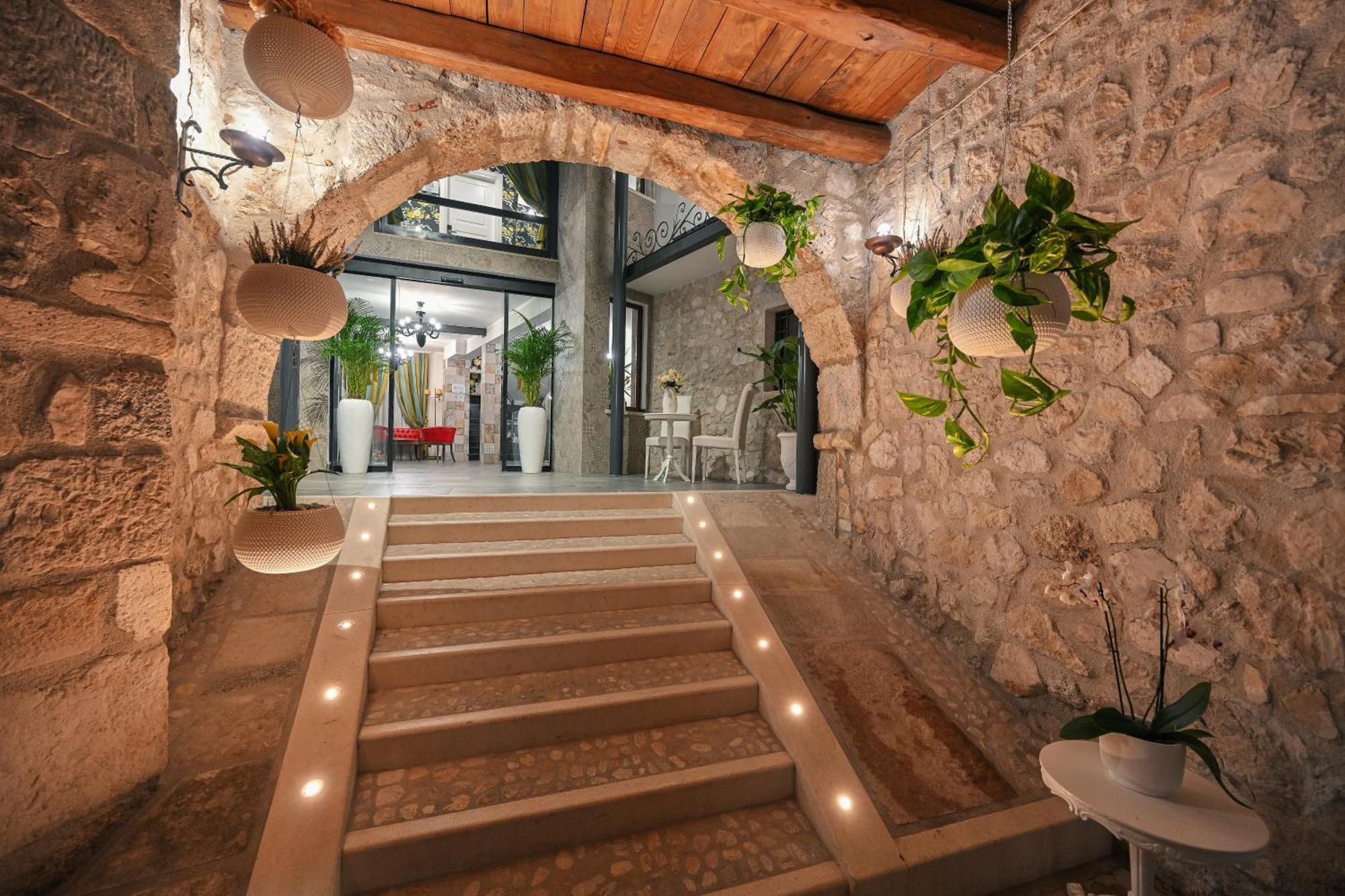Hotel Mastrodattia チェラーノ エクステリア 写真