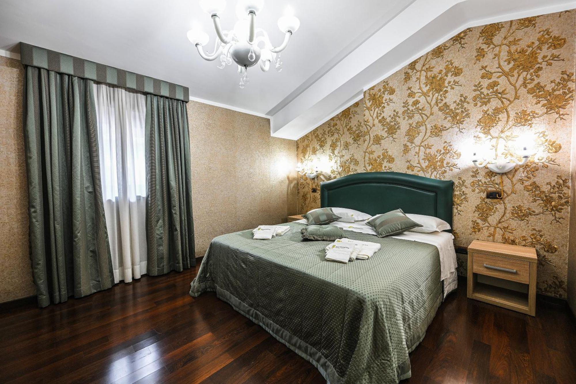 Hotel Mastrodattia チェラーノ エクステリア 写真